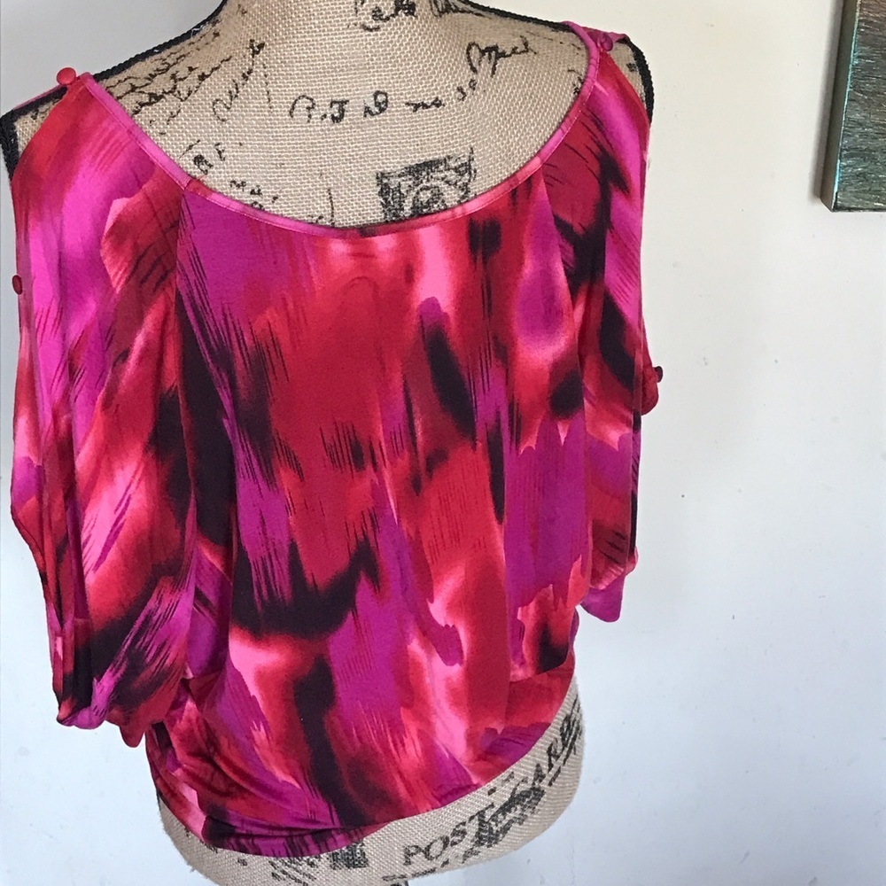 2B BeBe Cold Shoulder Top Pink Floral Medium